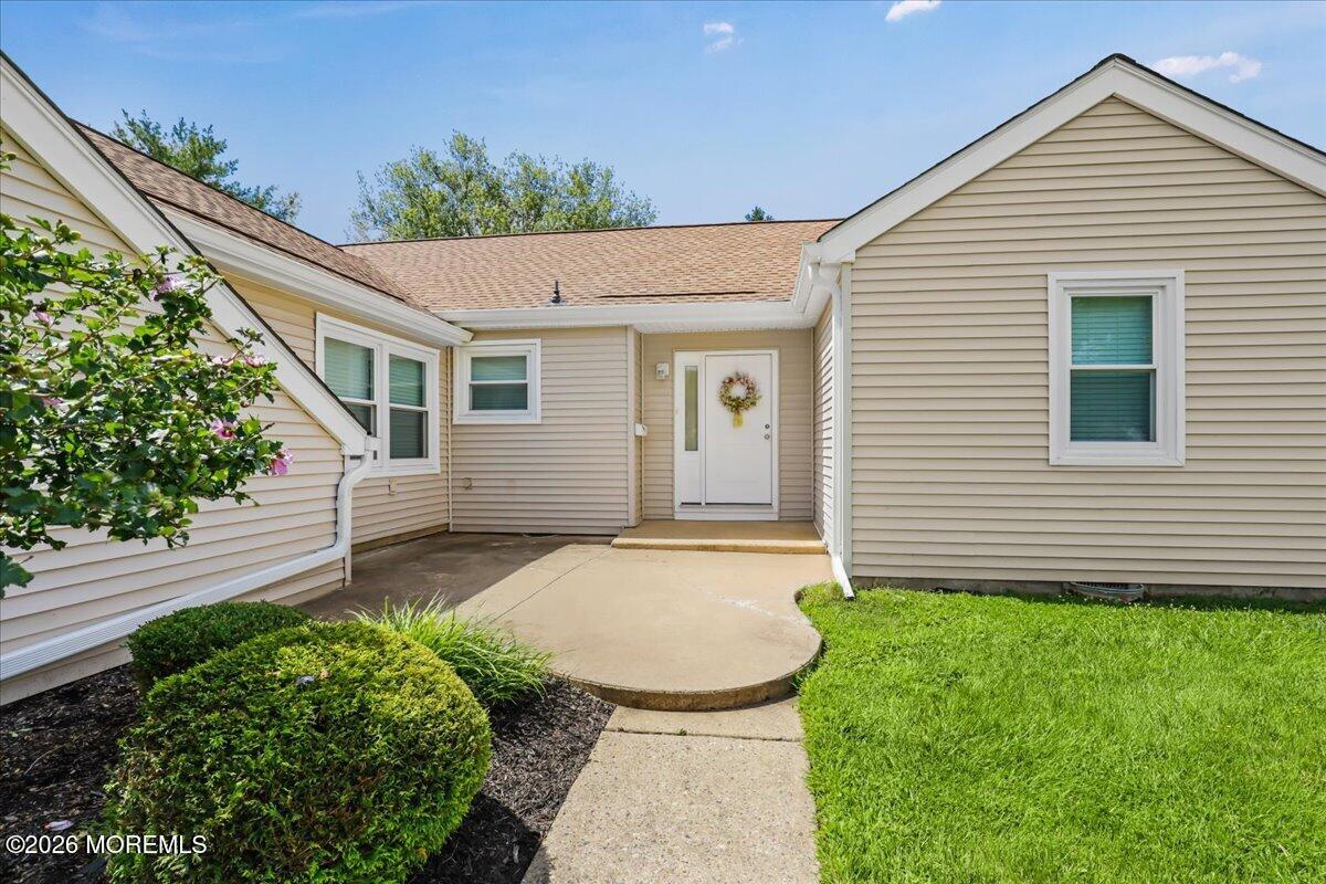 117 Lowens Strasse Freehold NJ 07728