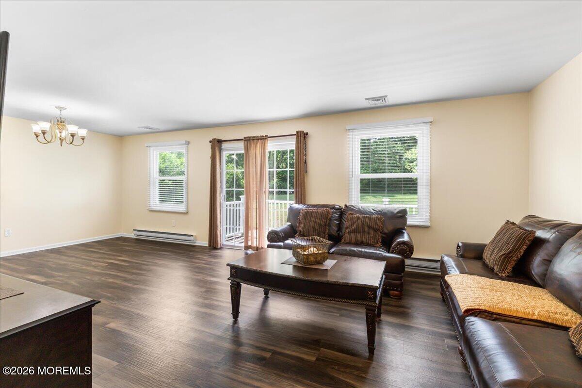 117 Lowens Strasse Freehold NJ 07728