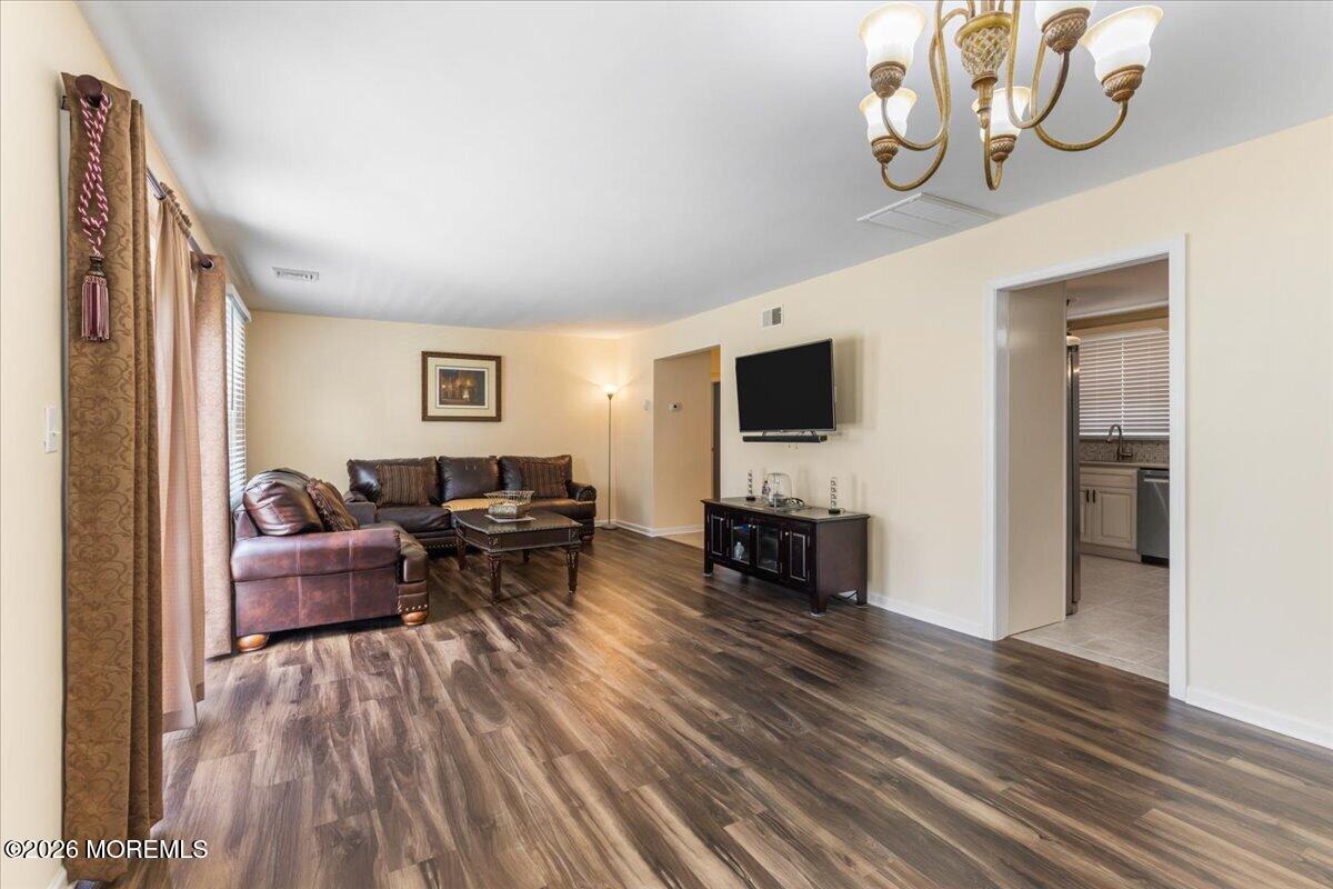 117 Lowens Strasse Freehold NJ 07728