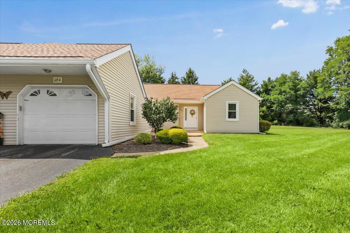 117 Lowens Strasse Freehold NJ 07728