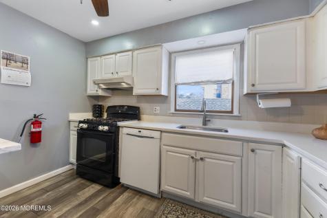 8 Tanglewood Drive Barnegat NJ 08005