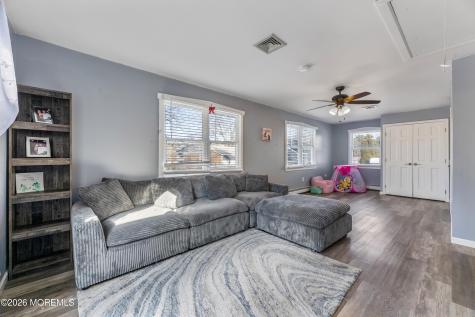 8 Tanglewood Drive Barnegat NJ 08005