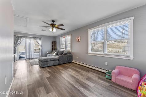 8 Tanglewood Drive Barnegat NJ 08005