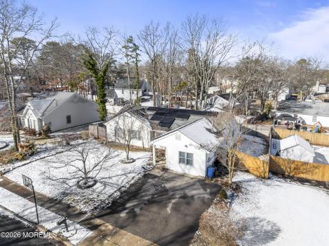 8 Tanglewood Drive Barnegat NJ 08005