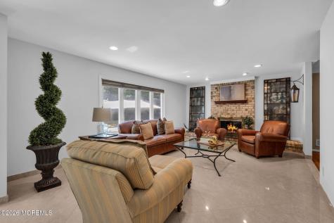 9 Woodcrest Terrace Englishtown NJ 07726