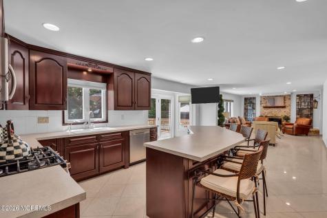 9 Woodcrest Terrace Englishtown NJ 07726