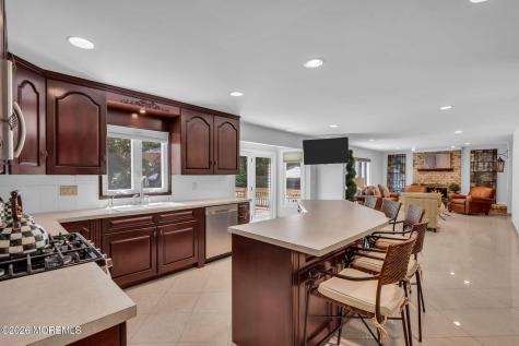9 Woodcrest Terrace Englishtown NJ 07726