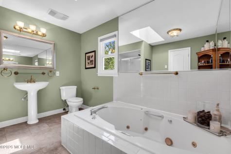 9 Woodcrest Terrace Englishtown NJ 07726