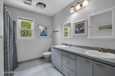 9 Woodcrest Terrace Englishtown NJ 07726