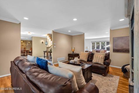 9 Woodcrest Terrace Englishtown NJ 07726