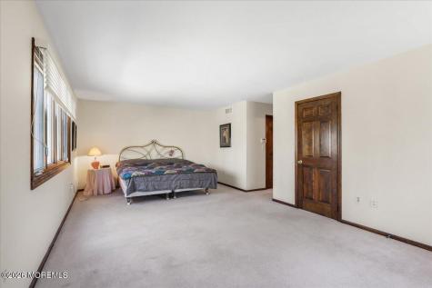 92 Fox Chase Court Freehold NJ 07728