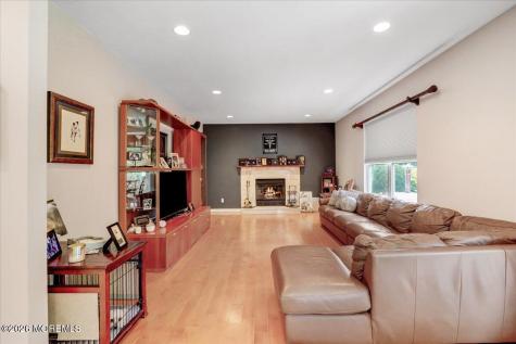 9 Cecilia Court Howell NJ 07731