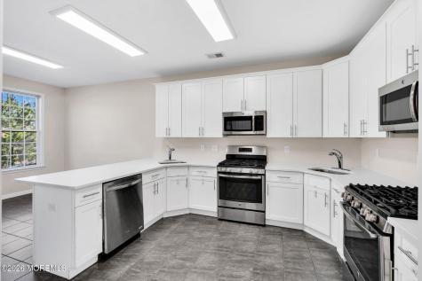 21 Prague Place Lakewood NJ 08701