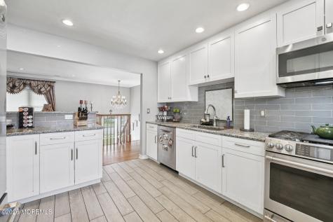 676 Rutgers Place Paramus NJ 07652