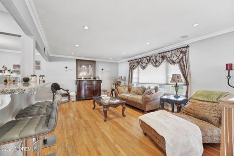 676 Rutgers Place Paramus NJ 07652