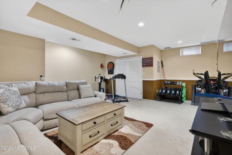 6 Lorenzo Court Matawan NJ 07747