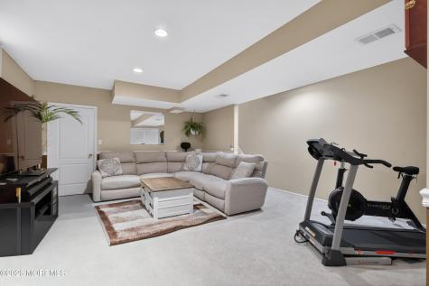 6 Lorenzo Court Matawan NJ 07747