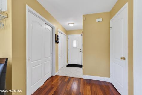 6 Lorenzo Court Matawan NJ 07747