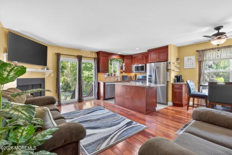 6 Lorenzo Court Matawan NJ 07747