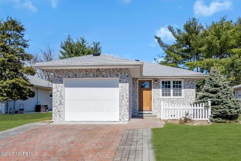 10 Nevis Court Toms River NJ 08757