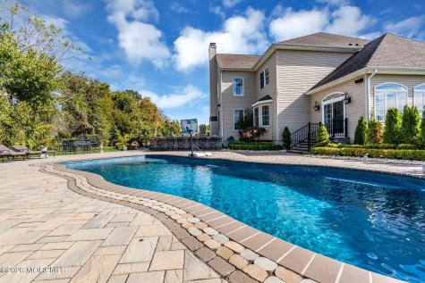 5 Roxy Court Farmingdale NJ 07727