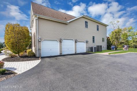 5 Roxy Court Farmingdale NJ 07727