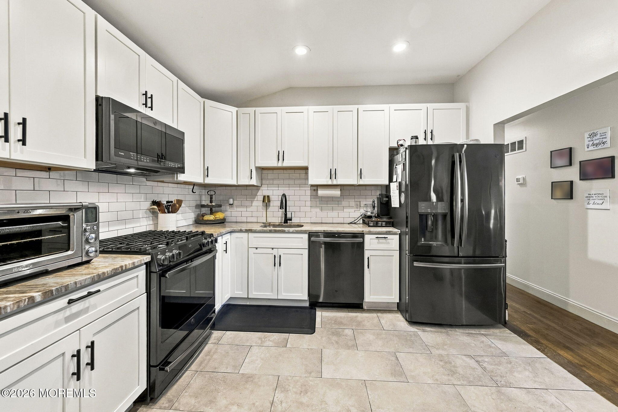 54 Boulevard E Laurence Harbor NJ 07735