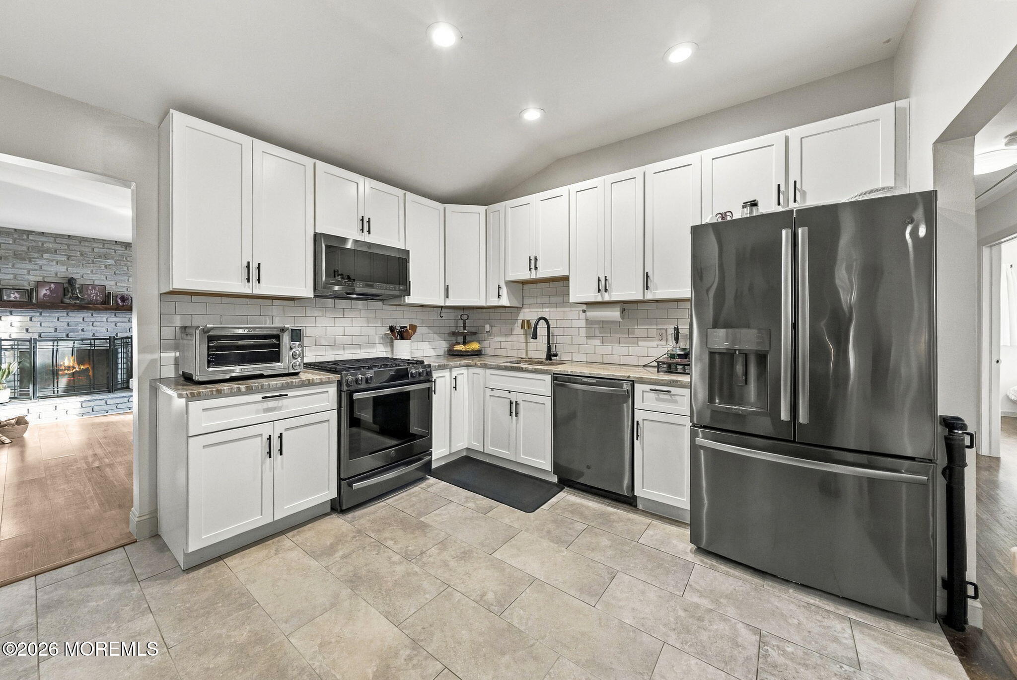 54 Boulevard E Laurence Harbor NJ 07735