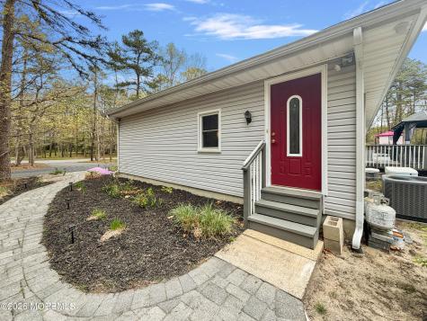379 E Bird Village Road Jackson NJ 08527