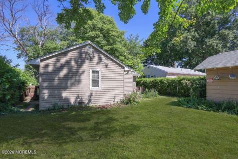 809 Shadylawn Way Cliffwood Beach NJ 07735
