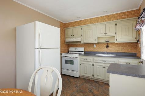 809 Shadylawn Way Cliffwood Beach NJ 07735