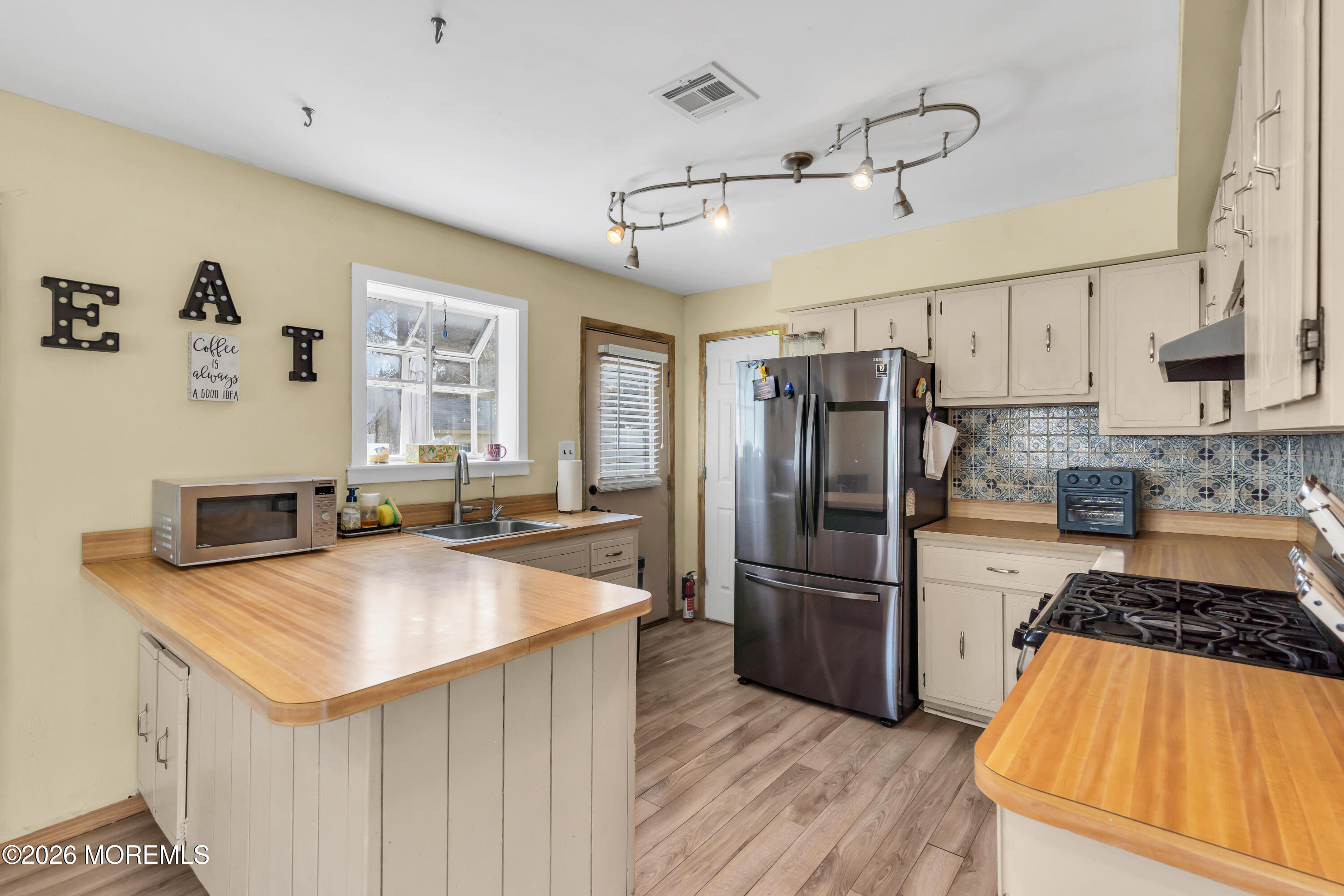 417 Anchor Avenue Beachwood NJ 08722