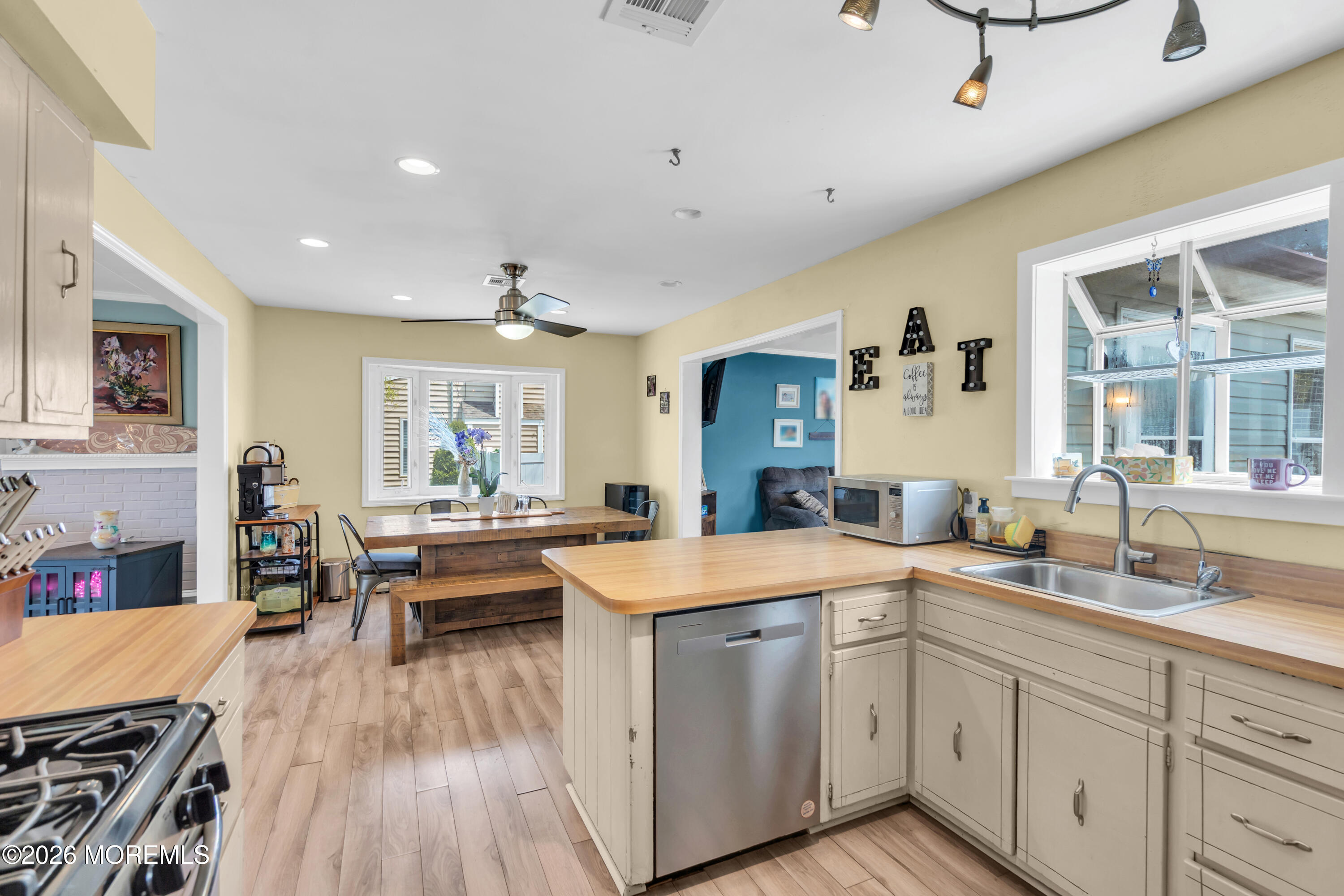 417 Anchor Avenue Beachwood NJ 08722