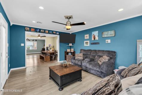 417 Anchor Avenue Beachwood NJ 08722