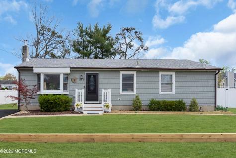 417 Anchor Avenue Beachwood NJ 08722