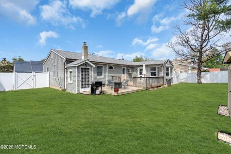 417 Anchor Avenue Beachwood NJ 08722