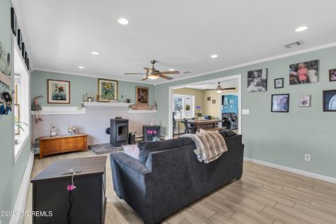 417 Anchor Avenue Beachwood NJ 08722