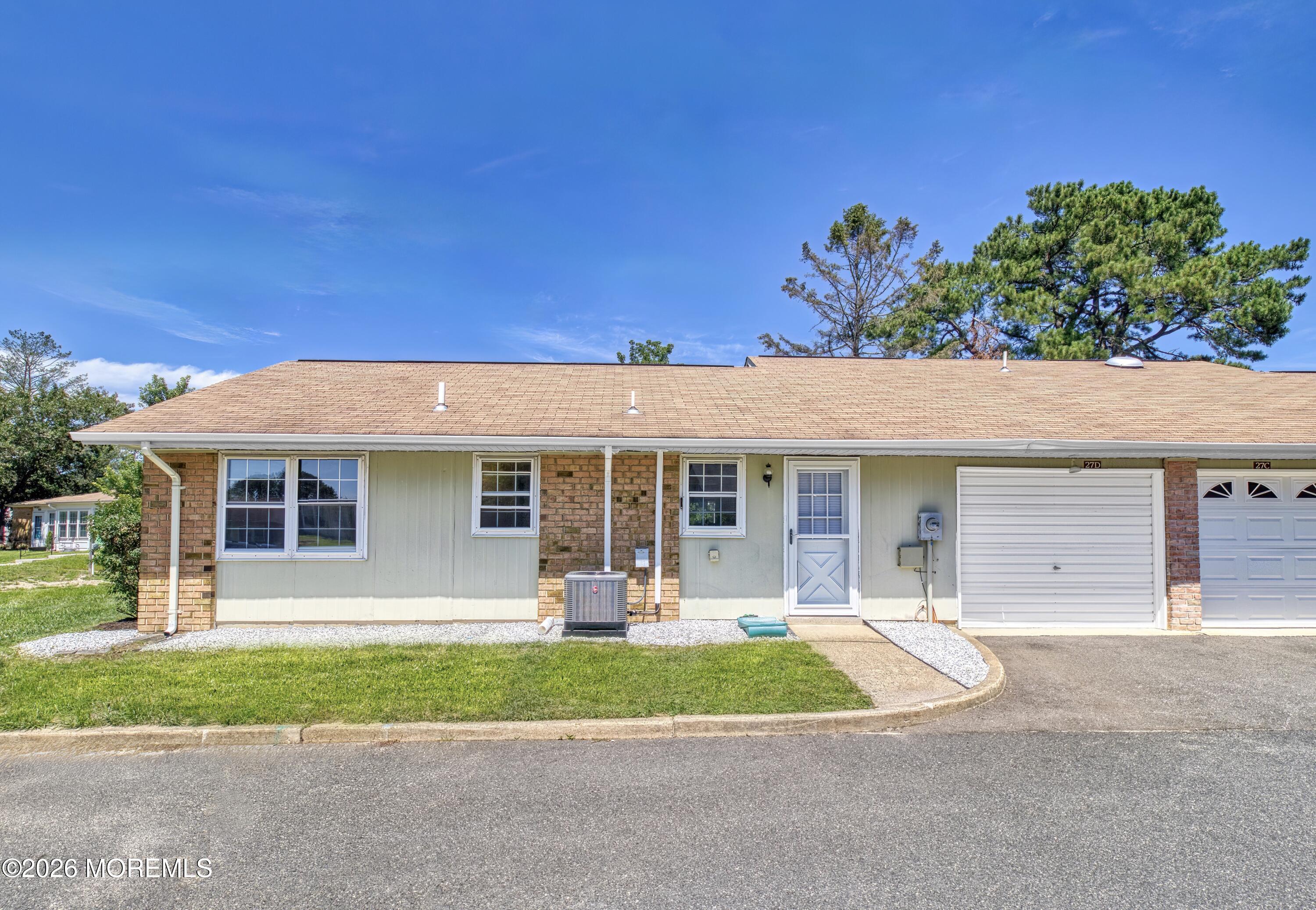 27 Cambridge Circle Manchester NJ 08759
