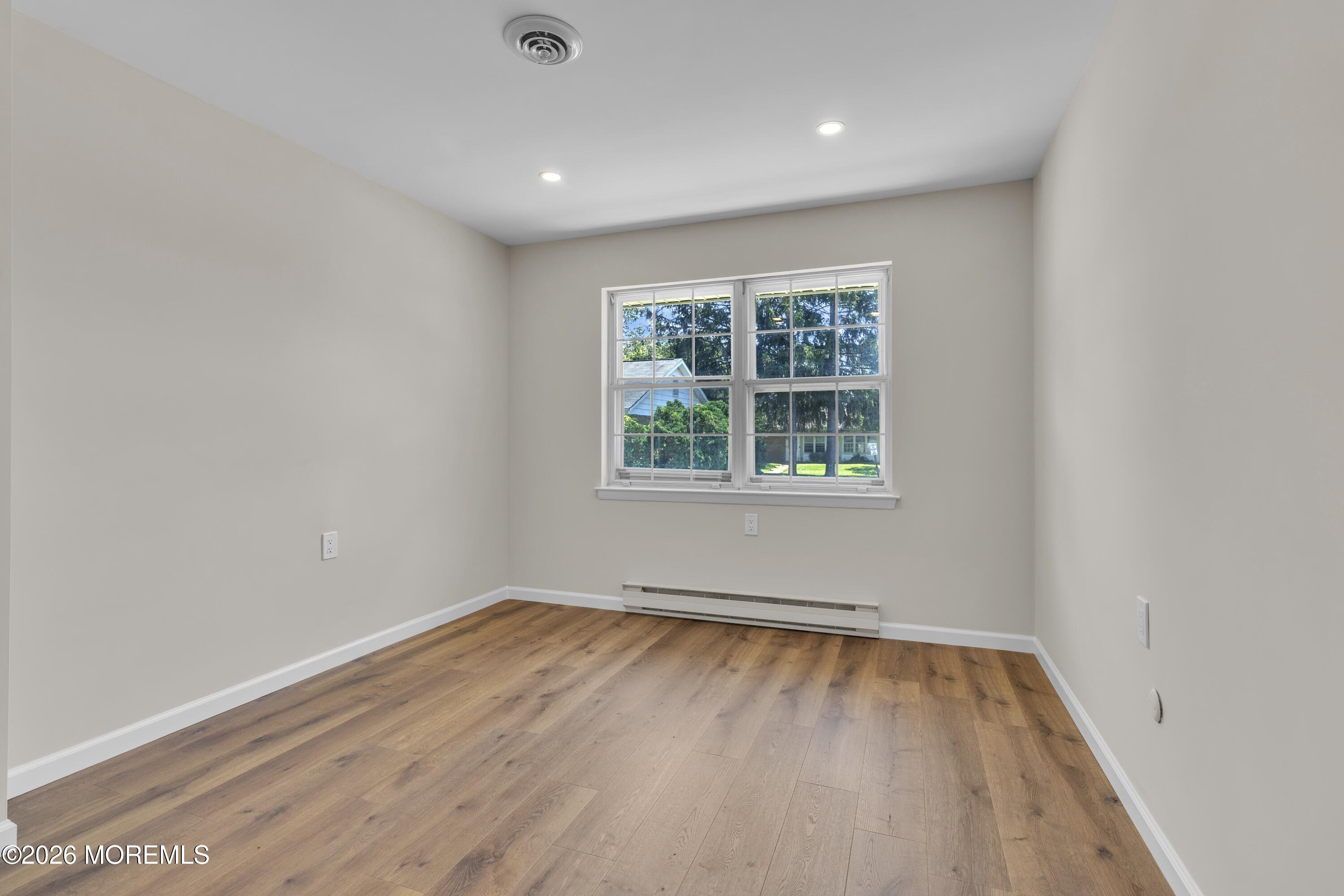 27 Cambridge Circle Manchester NJ 08759