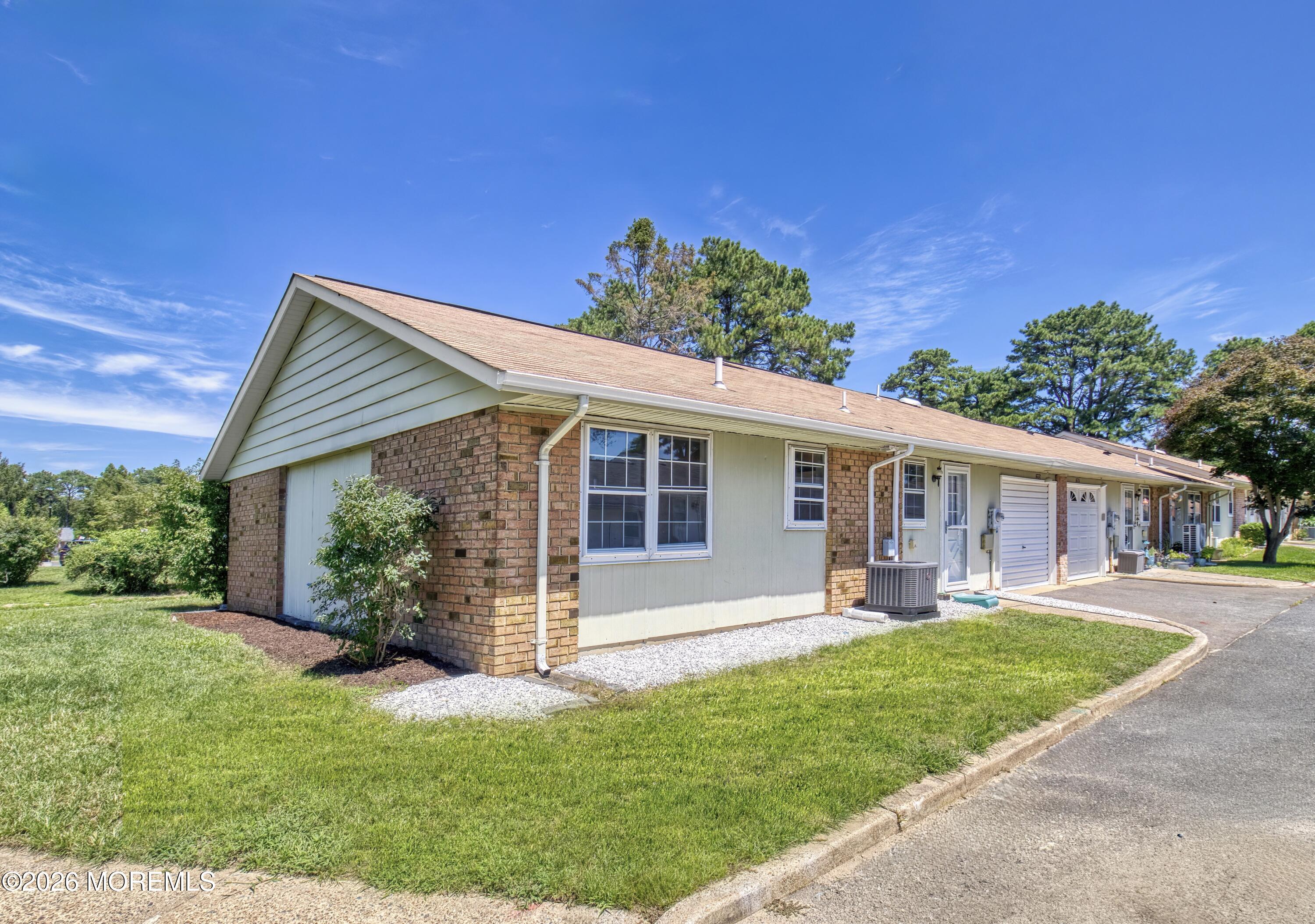 27 Cambridge Circle Manchester NJ 08759