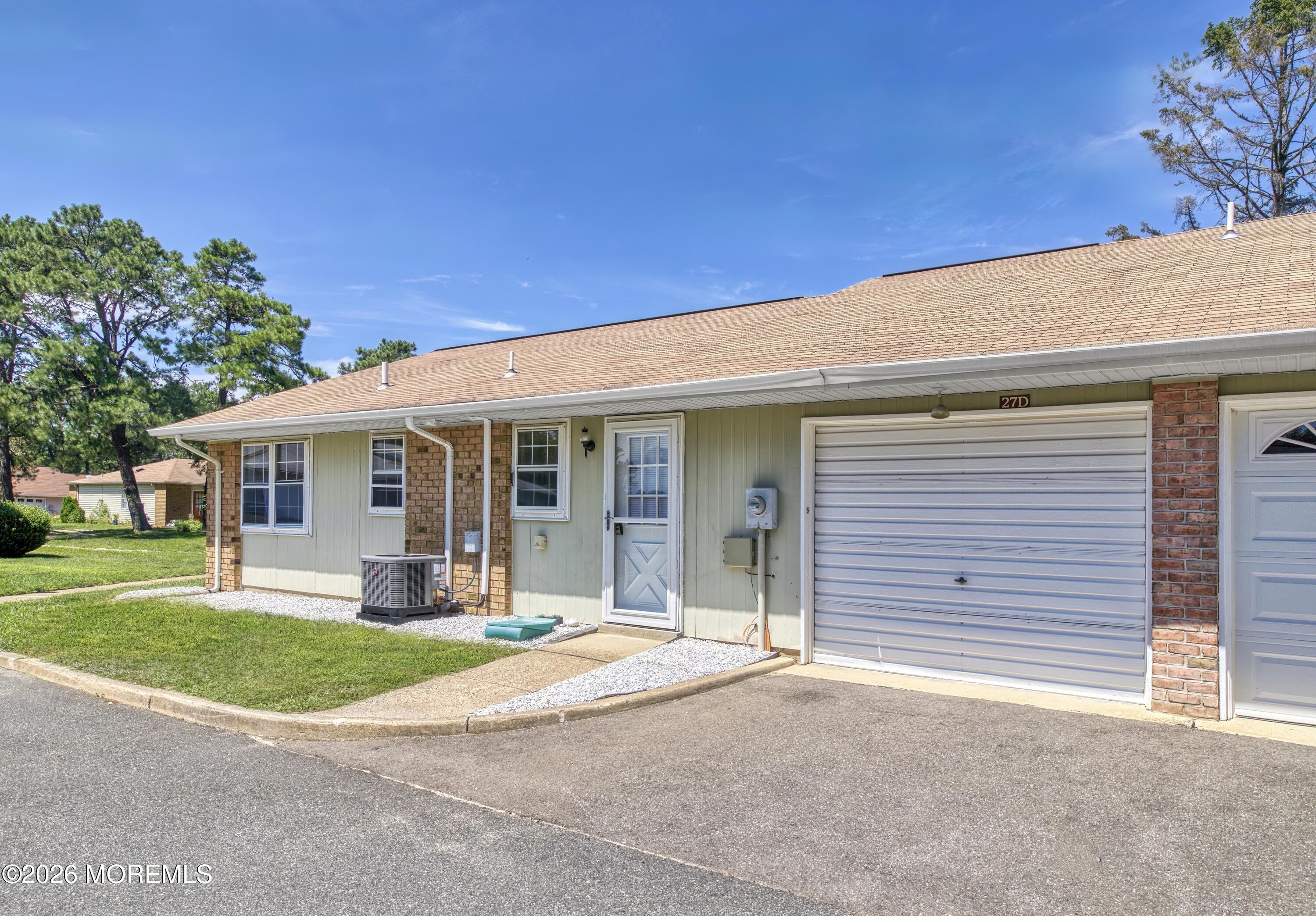 27 Cambridge Circle Manchester NJ 08759