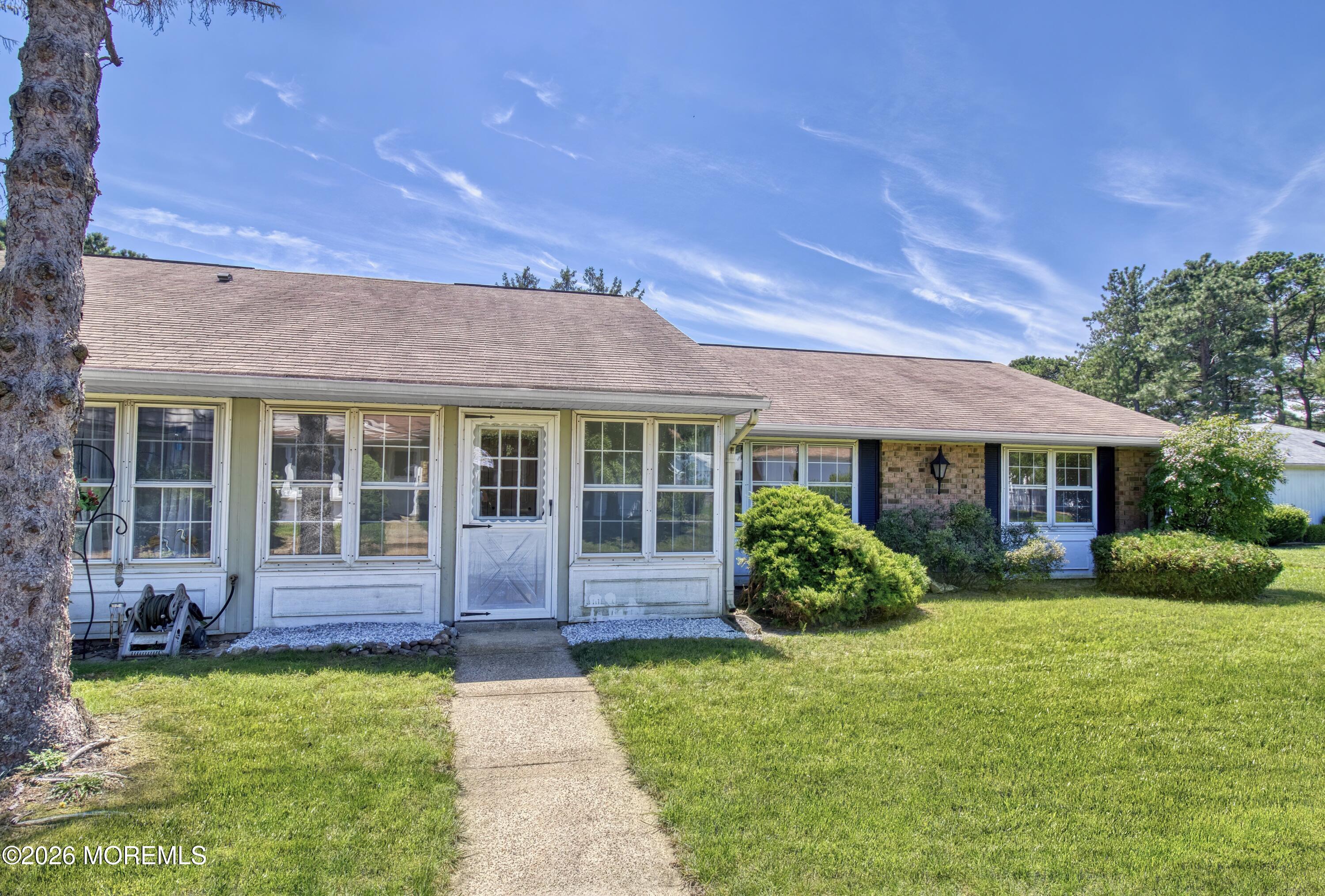 27 Cambridge Circle Manchester NJ 08759