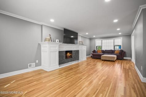 34 Brookside Circle Marlboro NJ 07746