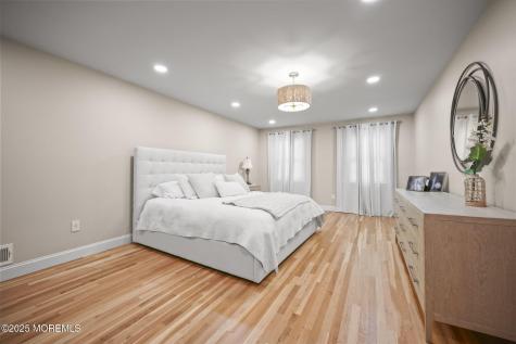 34 Brookside Circle Marlboro NJ 07746