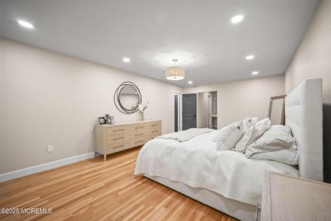 34 Brookside Circle Marlboro NJ 07746