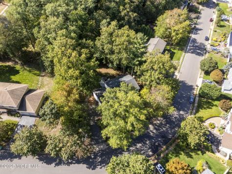 34 Brookside Circle Marlboro NJ 07746