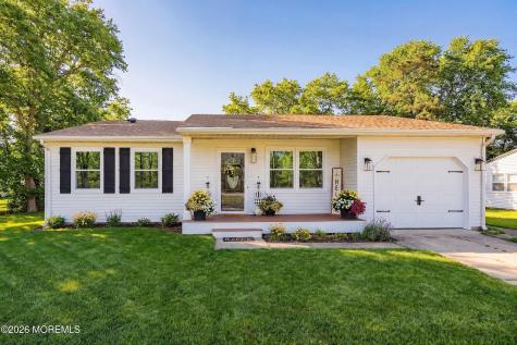 29 Brentwood Street Whiting NJ 08759