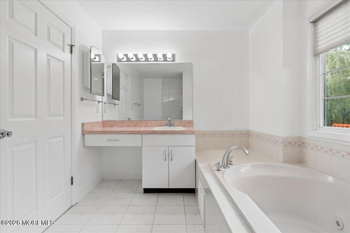 9 Rachel Court Jackson NJ 08527