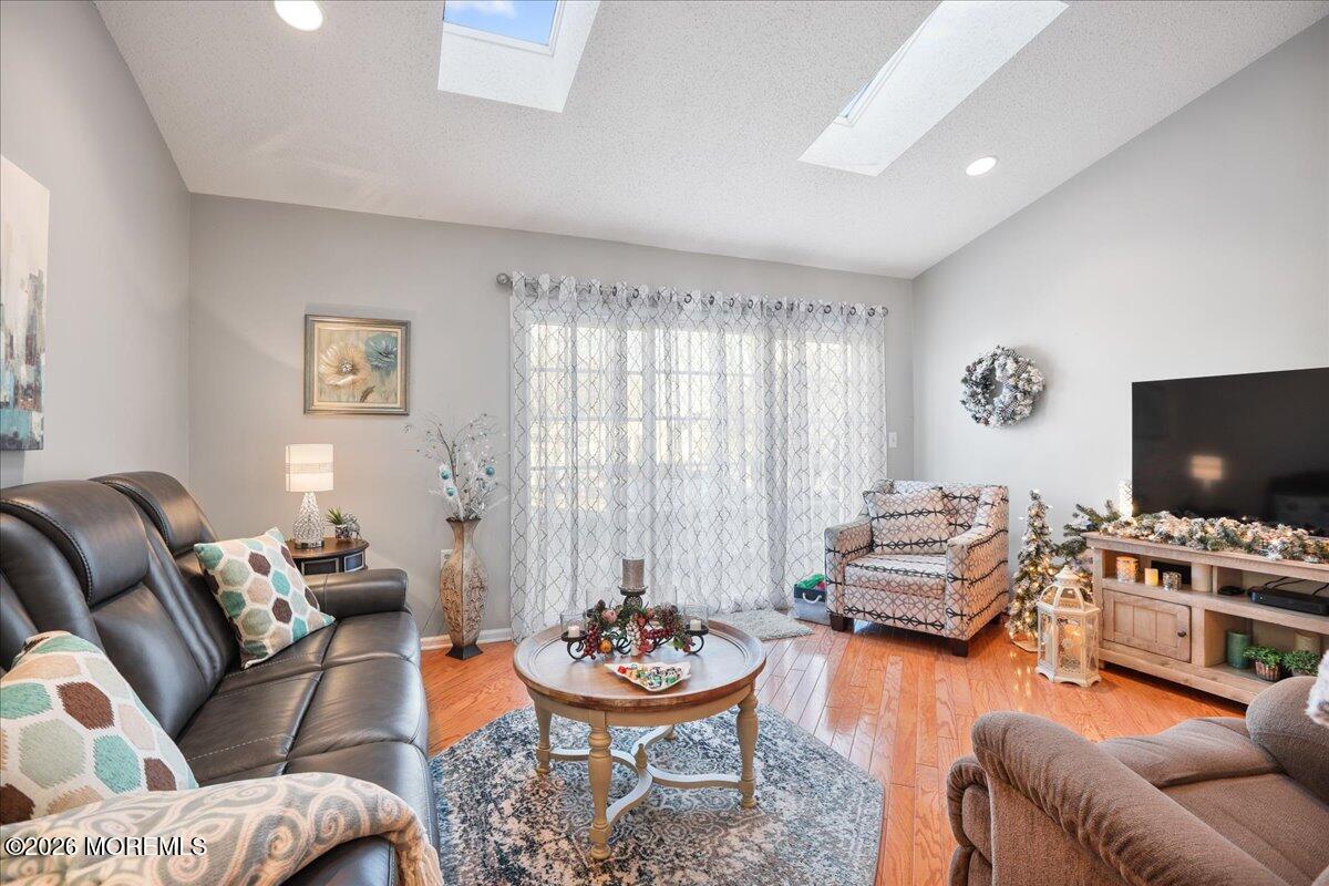 5 Manchester Court Jackson NJ 08527