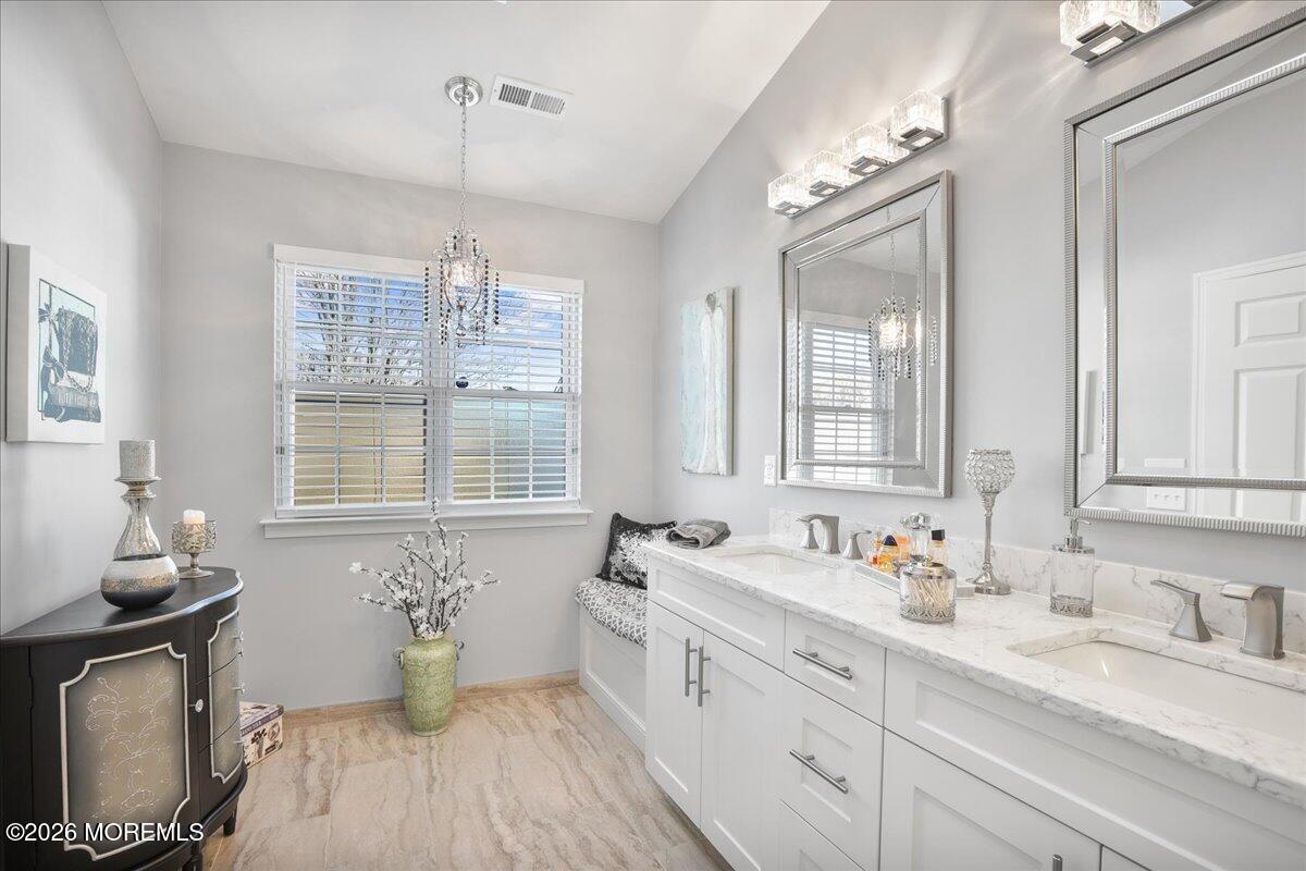 5 Manchester Court Jackson NJ 08527
